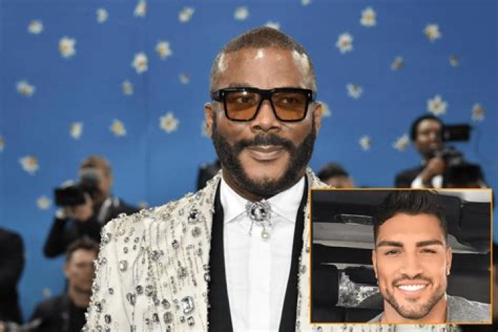 Alex Rodriguez Is Being Sued For $100 Million – By A Family Member