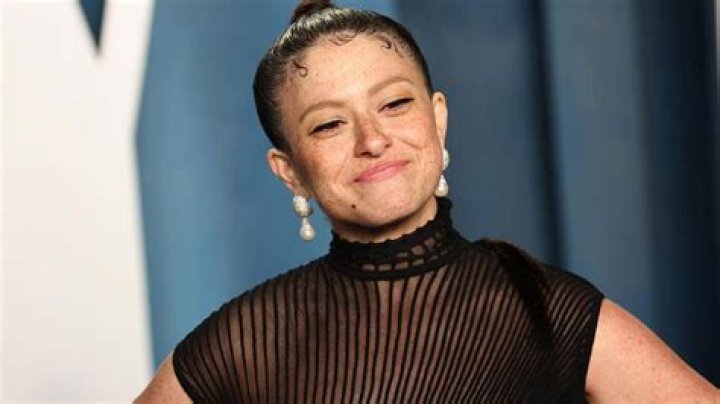 Alia Shawkat Net Worth | Celebrity Net Worth