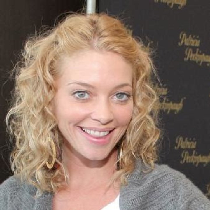 Amanda Detmer Net Worth | Celebrity Net Worth