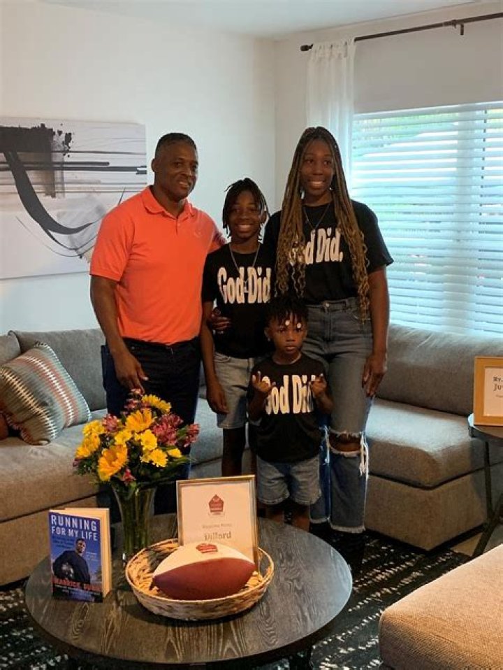 Amazing Human Being Alert: Ex-NFL Player Warrick Dunn Donates Entire Home To A Single Mom