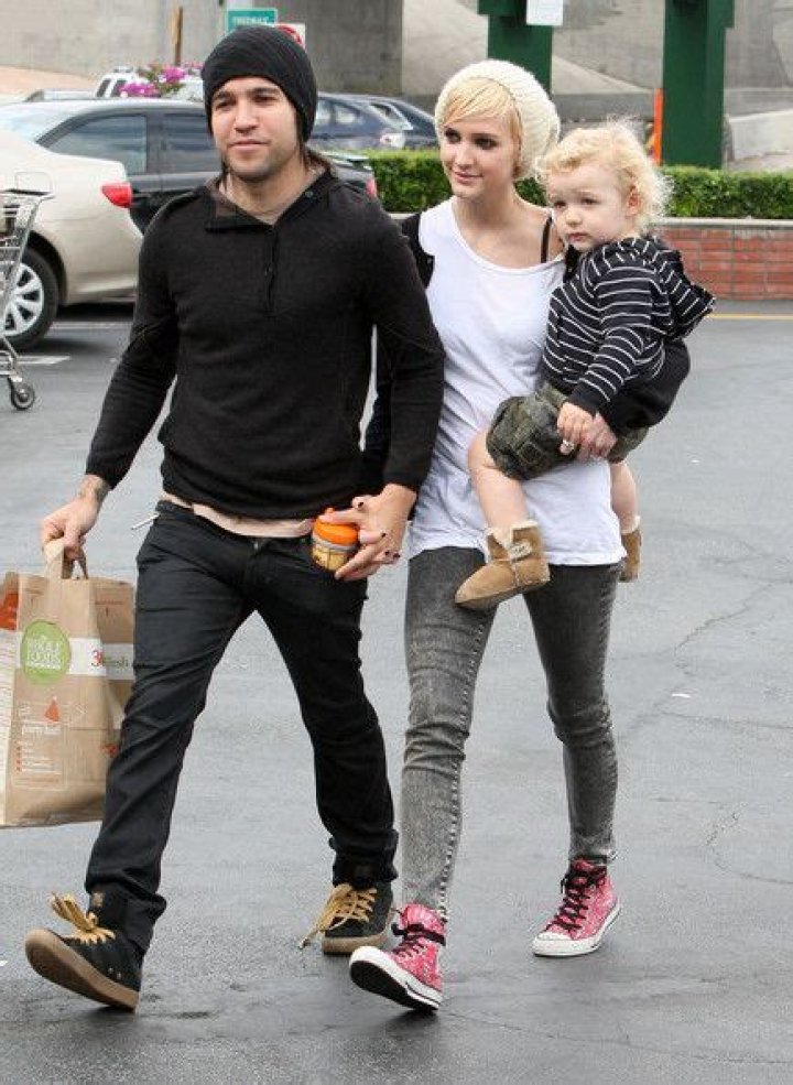 Ashlee Simpson Net Worth | Celebrity Net Worth