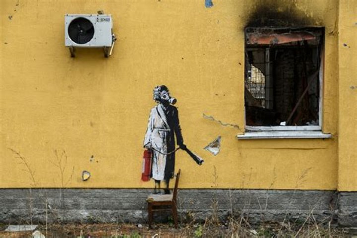 Banksy Destroyed One Of His Paintings The Moment After It Sold For $1.4 Million - In The Most Hilarious Way Possible