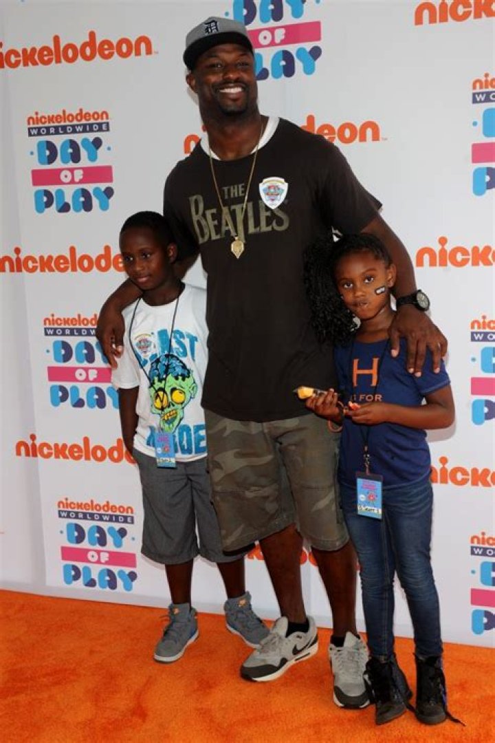 Bart Scott Net Worth | Celebrity Net Worth