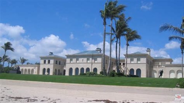 Billionaire Steven Schonfeld Reportedly Set To Buy Almost $200 Million Palm Beach Mansion