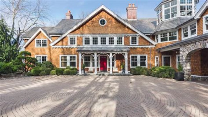 Bruce Willis Sells His Westchester Mansion For $7.66 Million