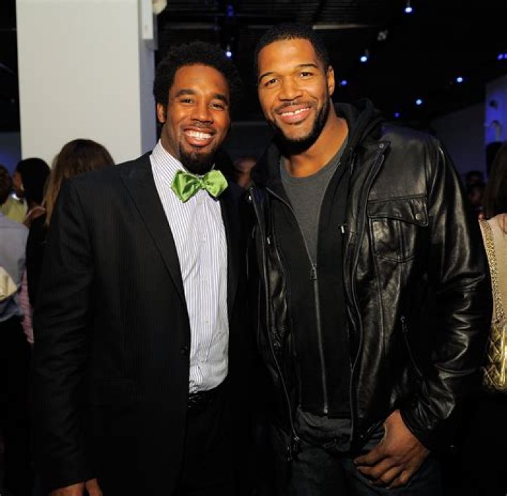 Dhani Jones Net Worth | Celebrity Net Worth