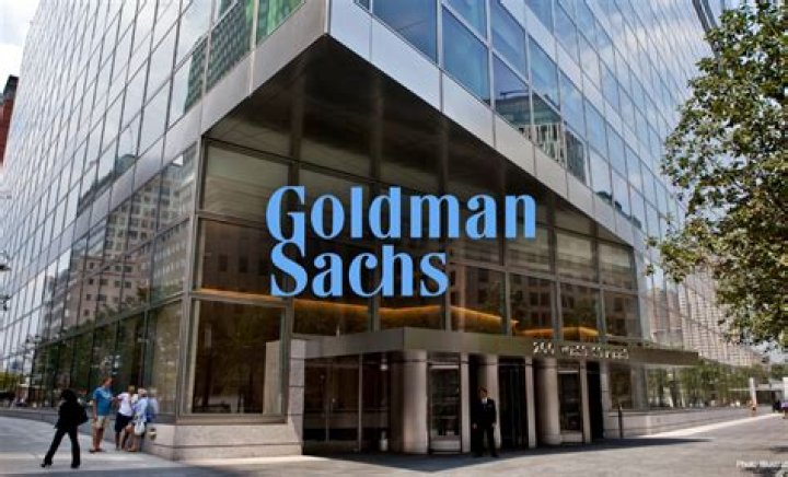 Elizabeth Warren Asks Gary Cohn To Recuse Himself After $250 Million Windfall From Goldman Sachs