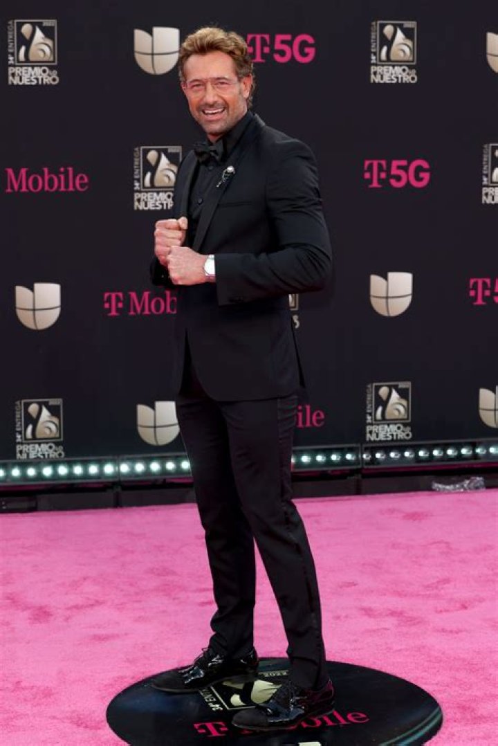 Gabriel Soto Net Worth | Celebrity Net Worth