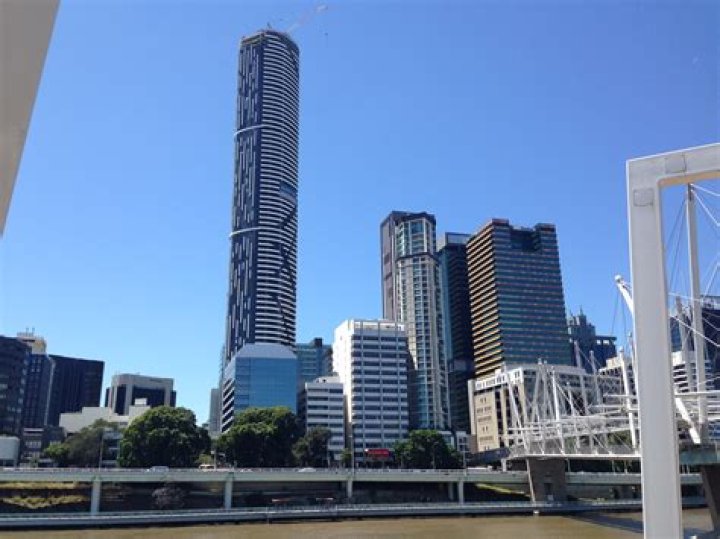 Hedge Fund Manager Locked In Bitter Divorce Battle Forced To Pay Ex Millions Up Front