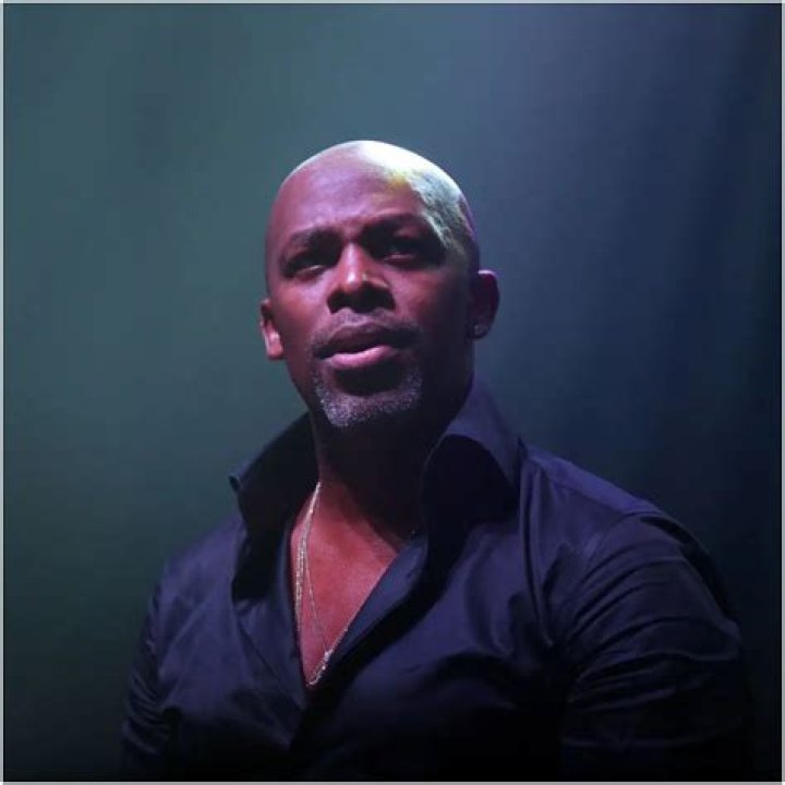 Joe Thomas Net Worth | Celebrity Net Worth