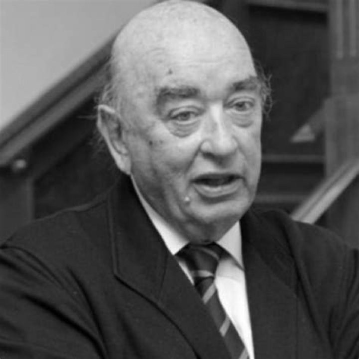 Jose Llado Fernandez-Urrutia Net Worth