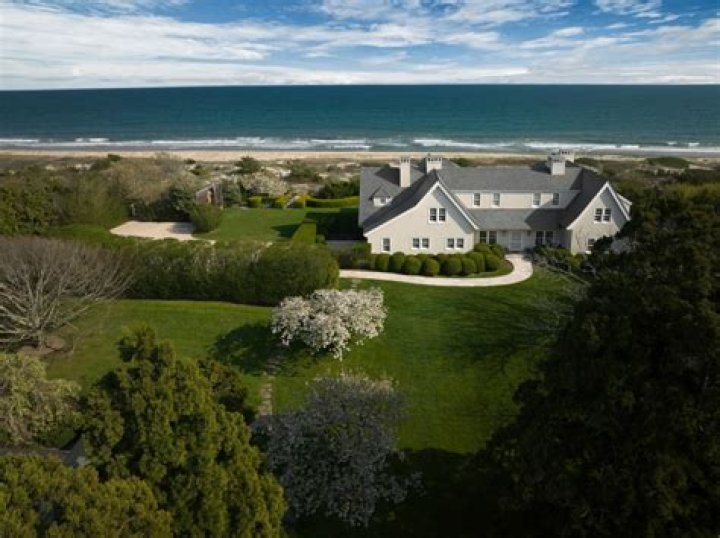 Julianne Moore's Sweet Little Hamptons Cottage Lists For $3.4 million