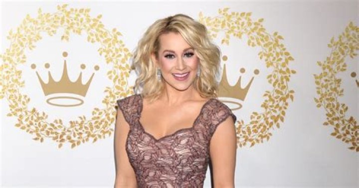 Kellie Pickler Net Worth | Celebrity Net Worth