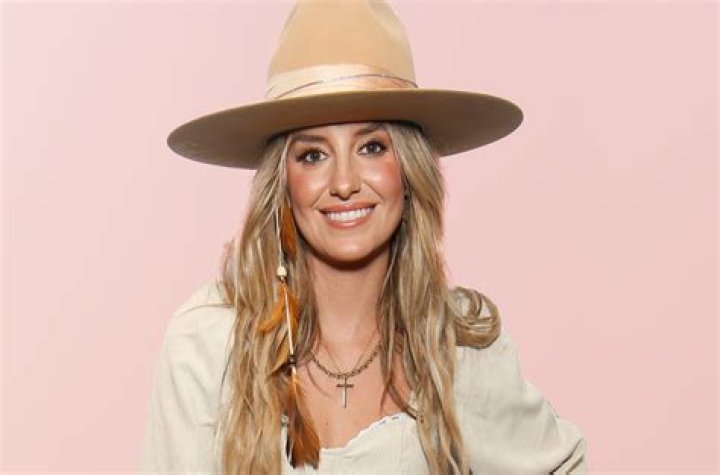 Lainey Wilson Net Worth | Celebrity Net Worth
