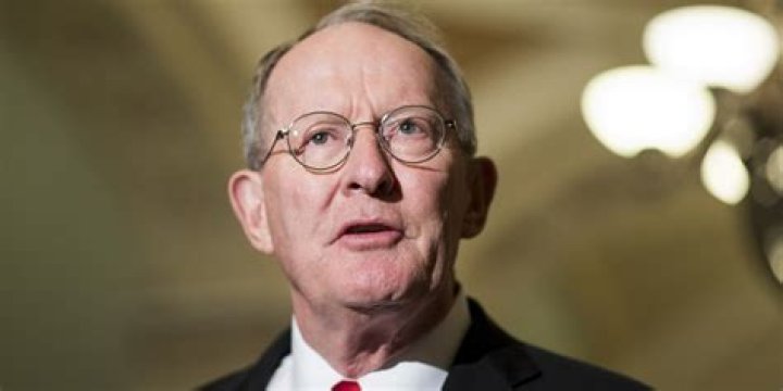 Lamar Alexander Net Worth | Celebrity Net Worth