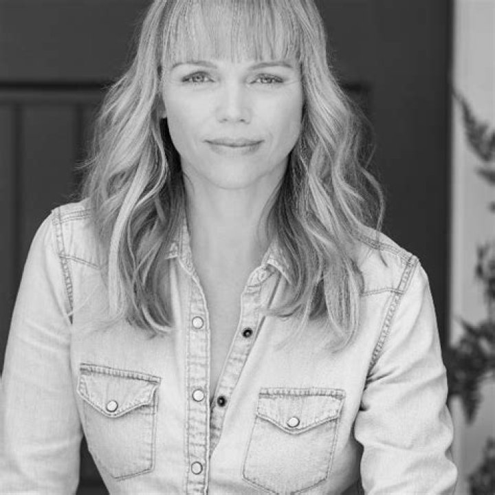 Lauren Bowles Net Worth | Celebrity Net Worth