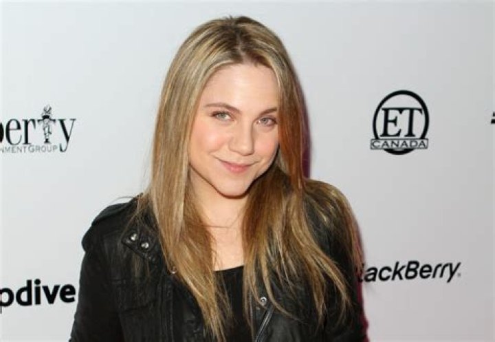 Lauren Collins Net Worth | Celebrity Net Worth
