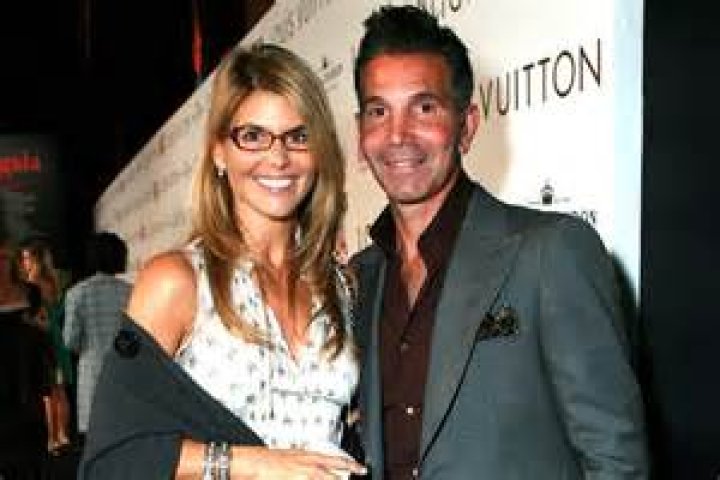 Lori Loughlin And Mossimo Giannulli's Incredible Bel Air Mansion Is Worth A Staggering 80 USC Admissions