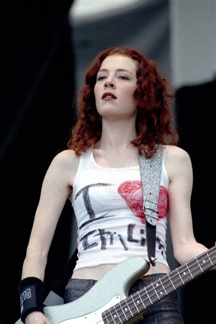 Melissa Auf der Maur Net Worth