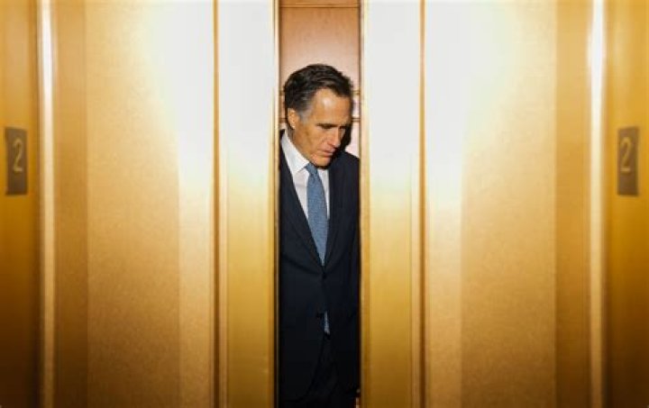 Mitt Romney Reveals How Much Money He Made in 2011