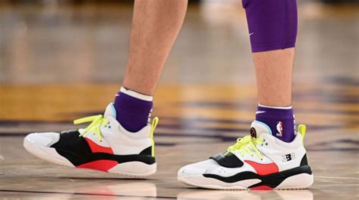 Nobody Wants To Give Lonzo Ball A Shoe Deal, So His Dad Is Releasing His Own Shoe