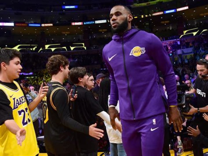 Who Owns Lakers Courtside Seats?