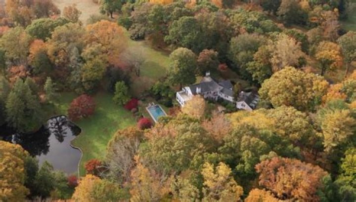 Paul Simon And Edie Brickell Sell Connecticut Estate For $10.8 Million – A Big Number, But Actually A $6 Million LOSS