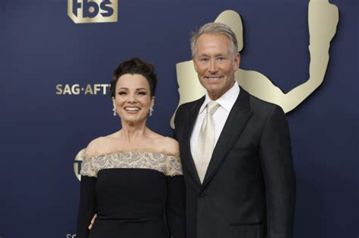 Peter Jacobson Net Worth | Celebrity Net Worth