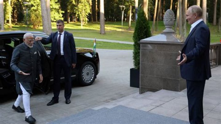 Russia Vehemently Denies That Vladimir Putin Is Auctioning Off A Super Expensive Watch