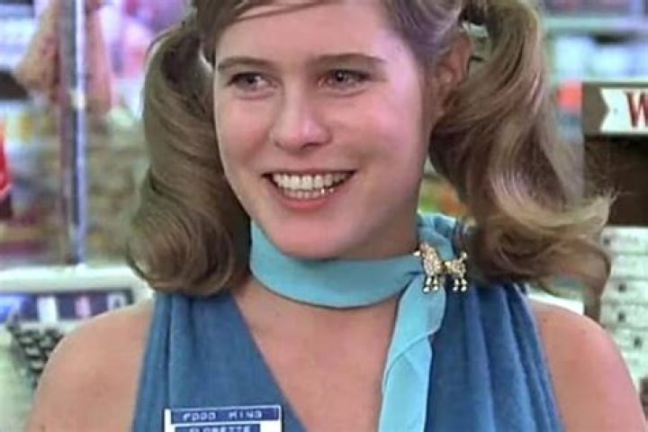 Sarah Holcomb Net Worth | Celebrity Net Worth