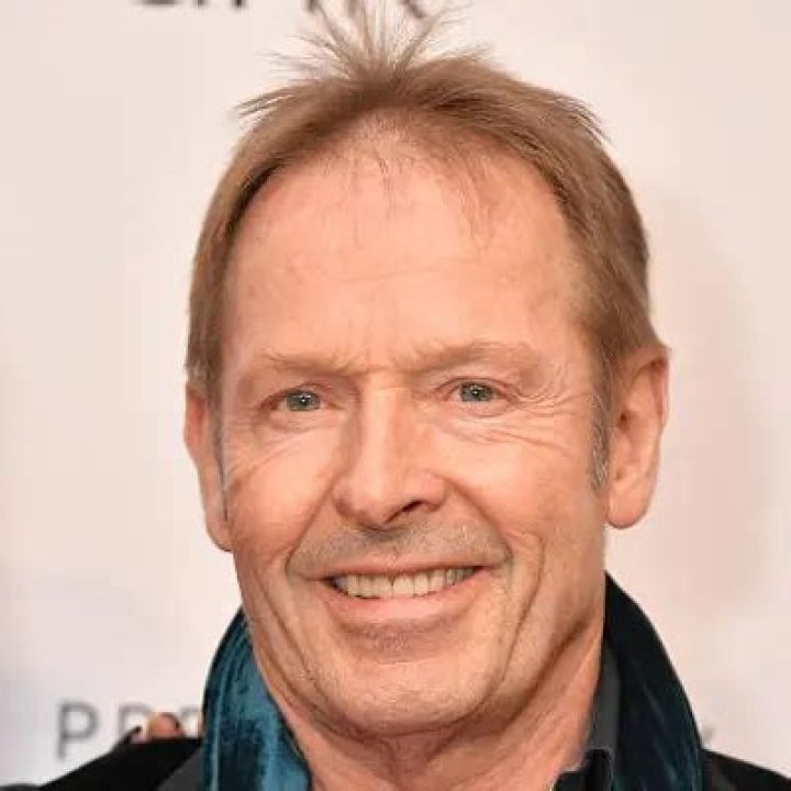 Simon Kirke Net Worth | Celebrity Net Worth
