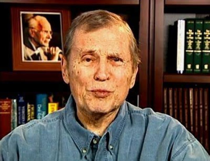 Tom Laughlin Net Worth | Celebrity Net Worth