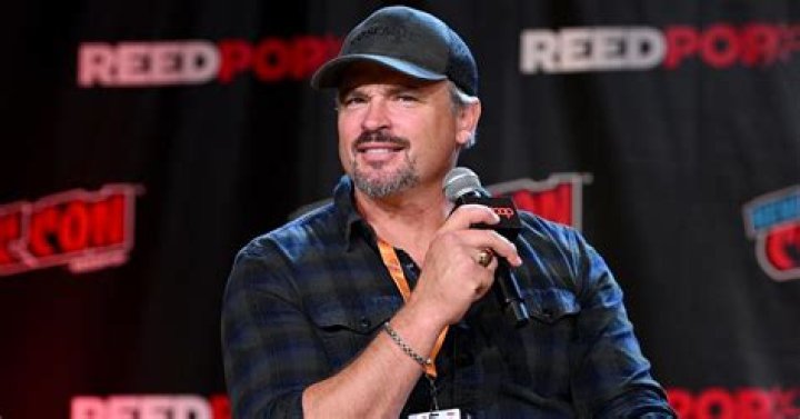 Tom Welling Net Worth | Celebrity Net Worth