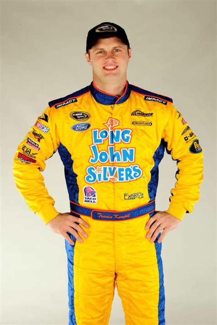 Travis Kvapil Net Worth | Celebrity Net Worth