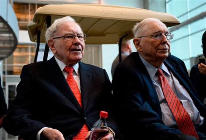 Warren Buffet Had A Direct Hand In Making His Right Hand Man, Charlie Munger, A Billionaire